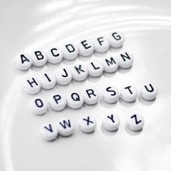 100/200/300/500PCS 4x7mm לבן+שחור המכתב באנגלית חרוזים A-Z סיבוב אקריליק מחורר חרוזים ליצירת תכשיטים DIY אביזרים